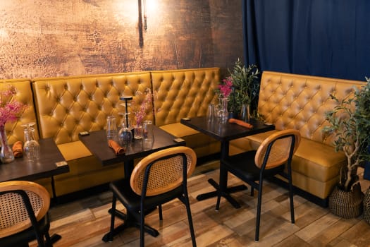 Tufted Back Style Booth exudes elegance. Commercial Restaurant Booth