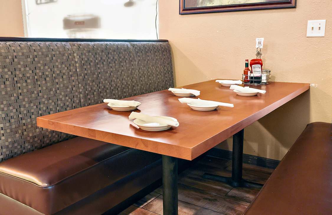 Premium Solid Wood Plank Table Top< 